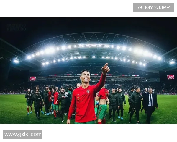 C罗的传奇足球生涯与不懈追求的精神之旅